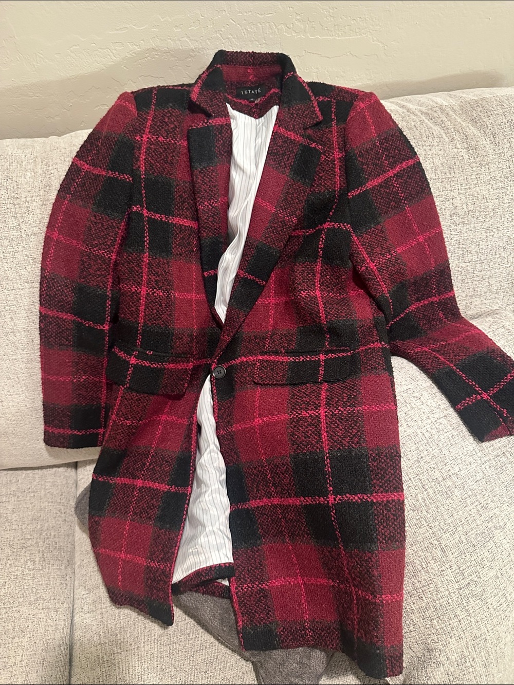 Gorgeous 1 state  burgundy plaid coat